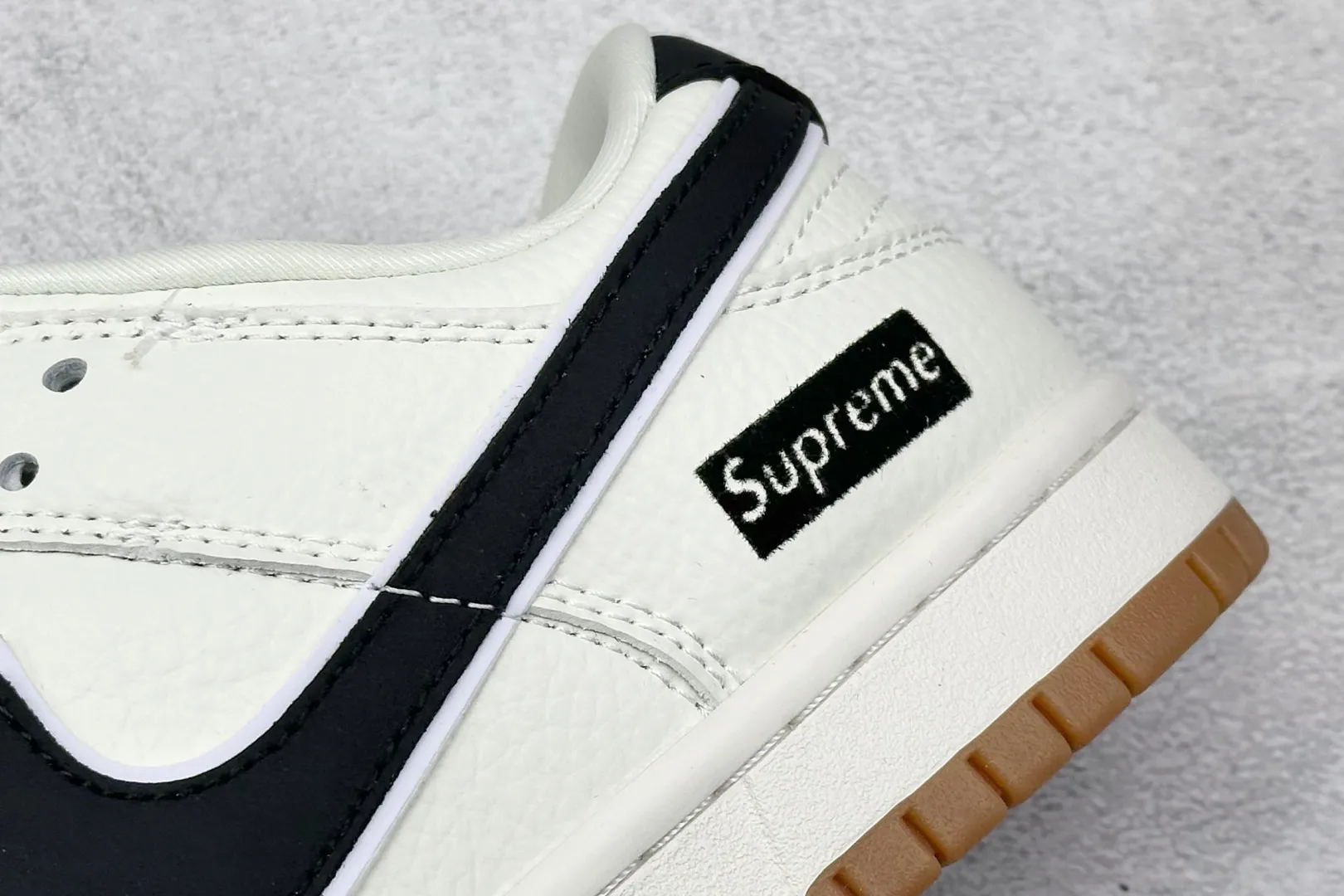 Supreme x Nike SB Dunk Low White Black –  Replica Nikes & Fake Nike Shoes AllSeason 1608