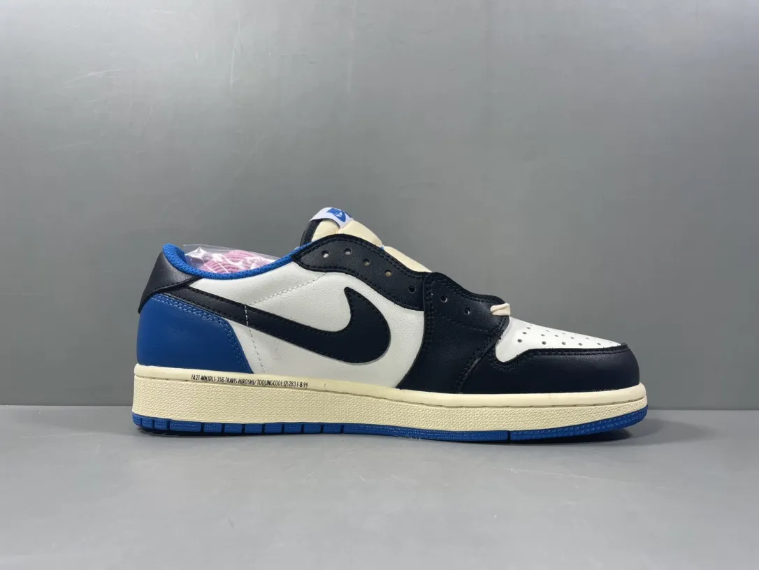 Travis Scott x Air Jordan 1 Low OG SP “Blue Lightning” – Corporate Edition Rep Shoes with Top-Quality Best Replica Sneakers MoistureWicking 1257