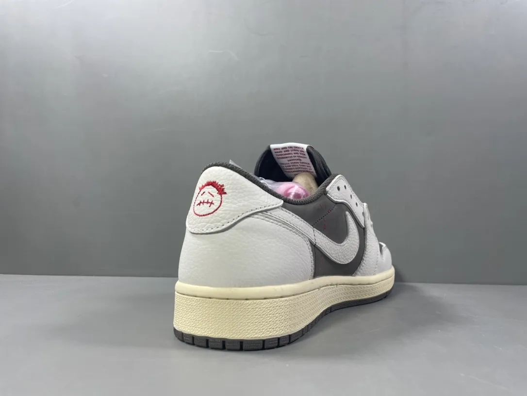 Fashionable Travis Scott x Air Jordan 1 Low OG SP “White Brown” – Reverse Swoosh Collaboration Sneaker with Top Rep Shoes and Best Replica Sneakers Design 1260