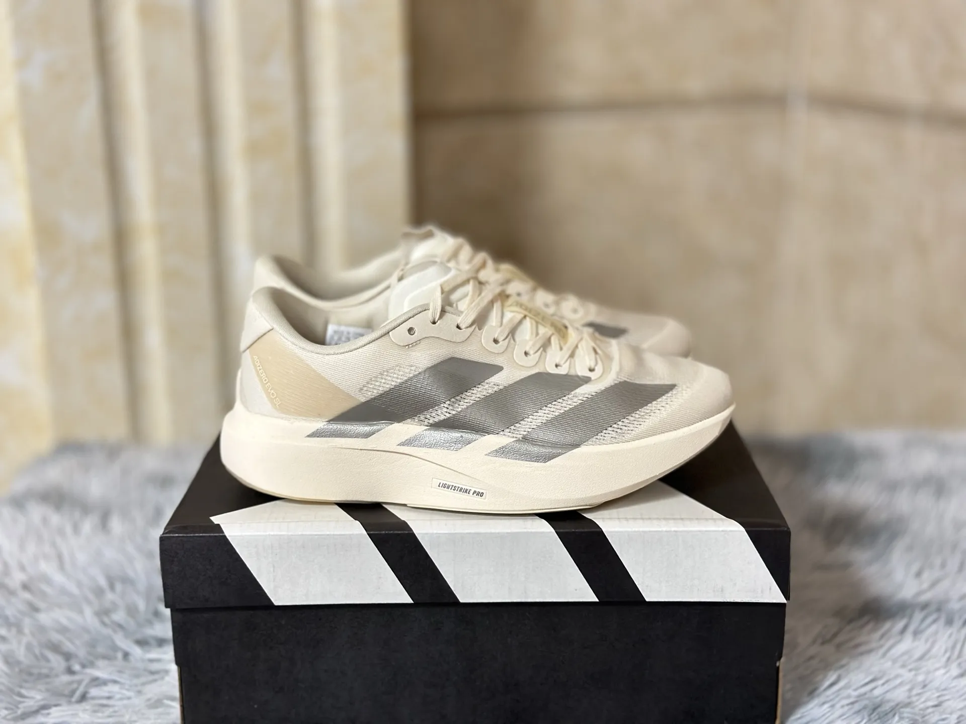 adidas Adizero Evo SL White Running Shoes – High-Quality Replica Adidas Sneakers Unique 478