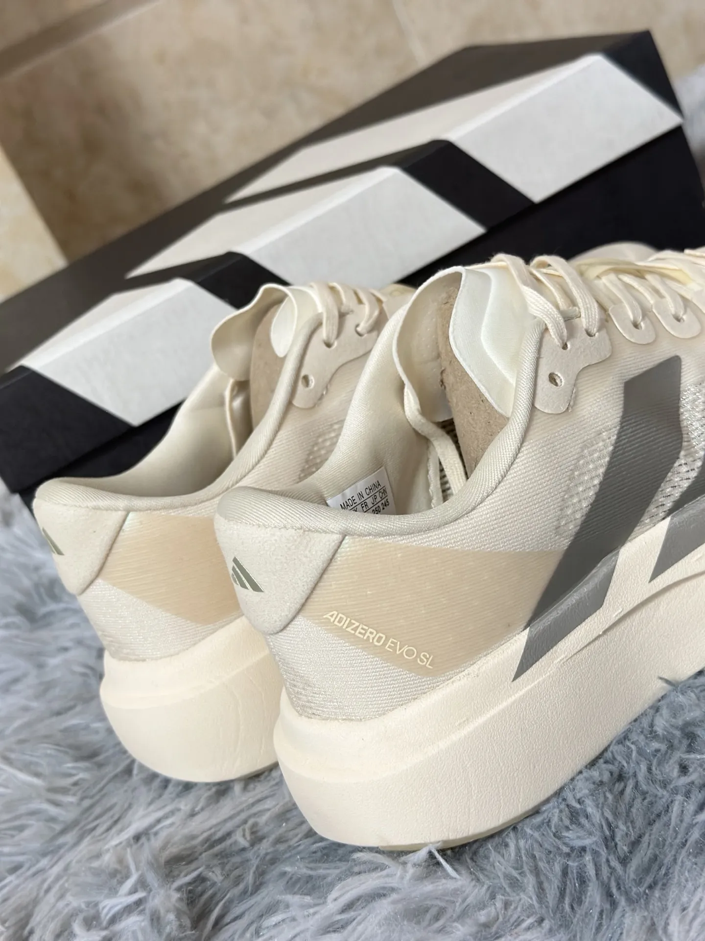 adidas Adizero Evo SL White Running Shoes – High-Quality Replica Adidas Sneakers Unique 478