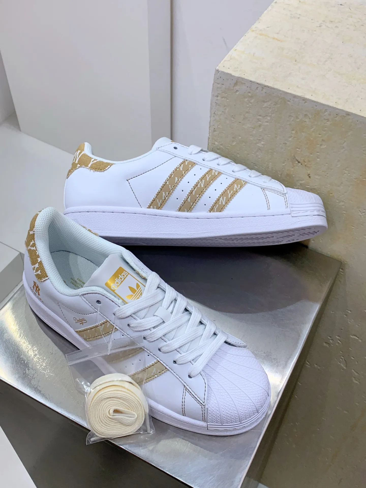 Fashionable adidas Gazelle Indoor W MLB White Gold – Replica Adidas Shoes 511