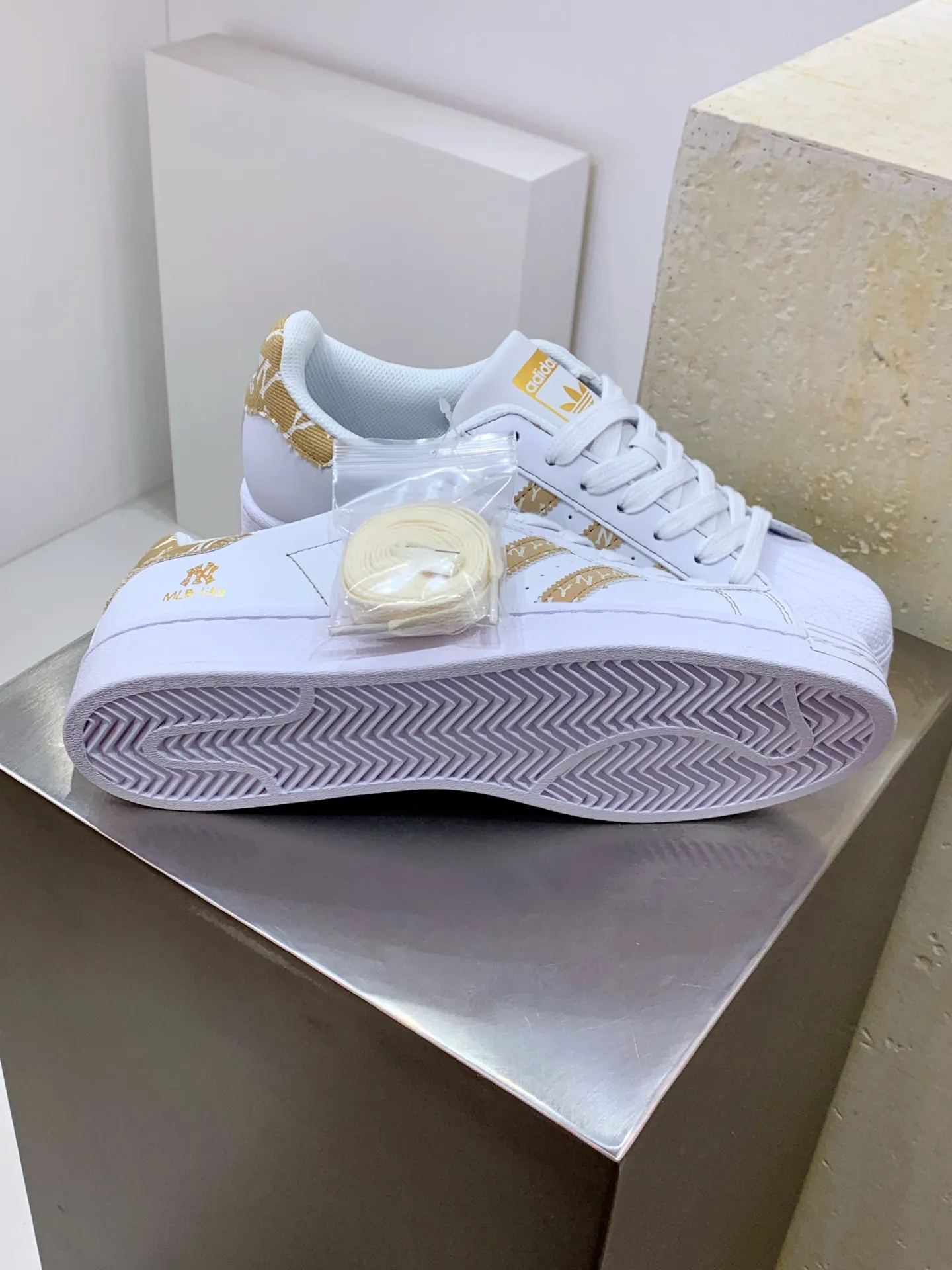 Fashionable adidas Gazelle Indoor W MLB White Gold – Replica Adidas Shoes 511