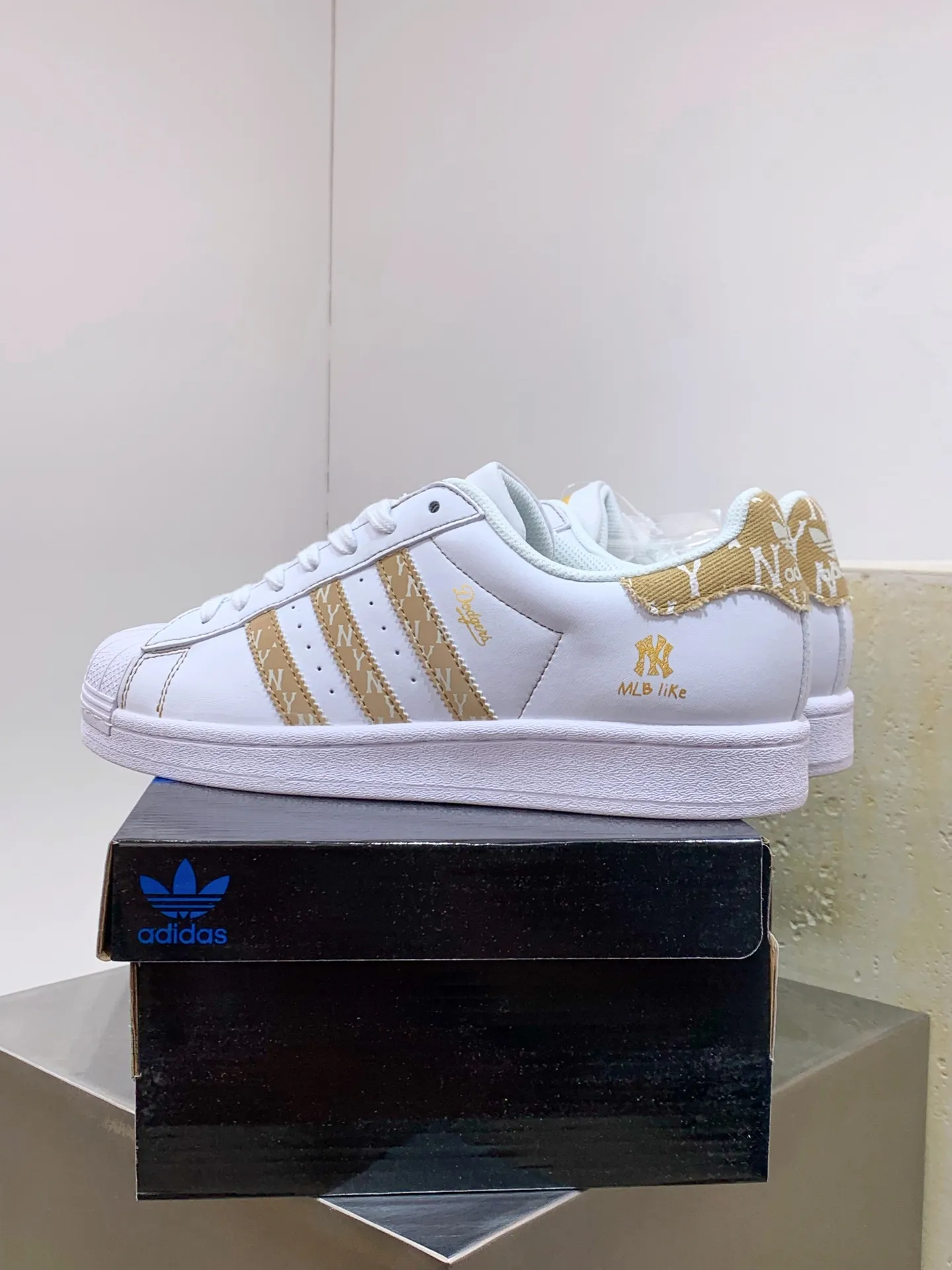 Fashionable adidas Gazelle Indoor W MLB White Gold – Replica Adidas Shoes 511