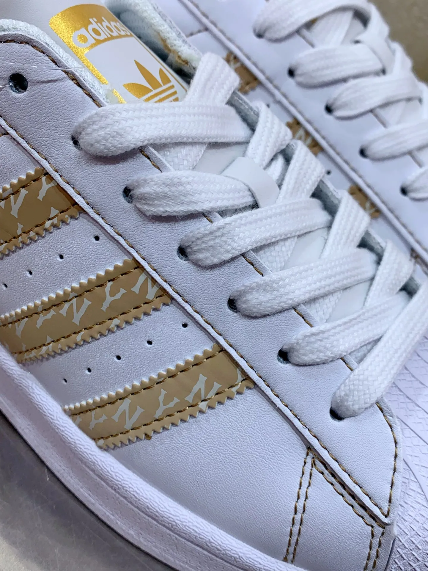 Fashionable adidas Gazelle Indoor W MLB White Gold – Replica Adidas Shoes 511