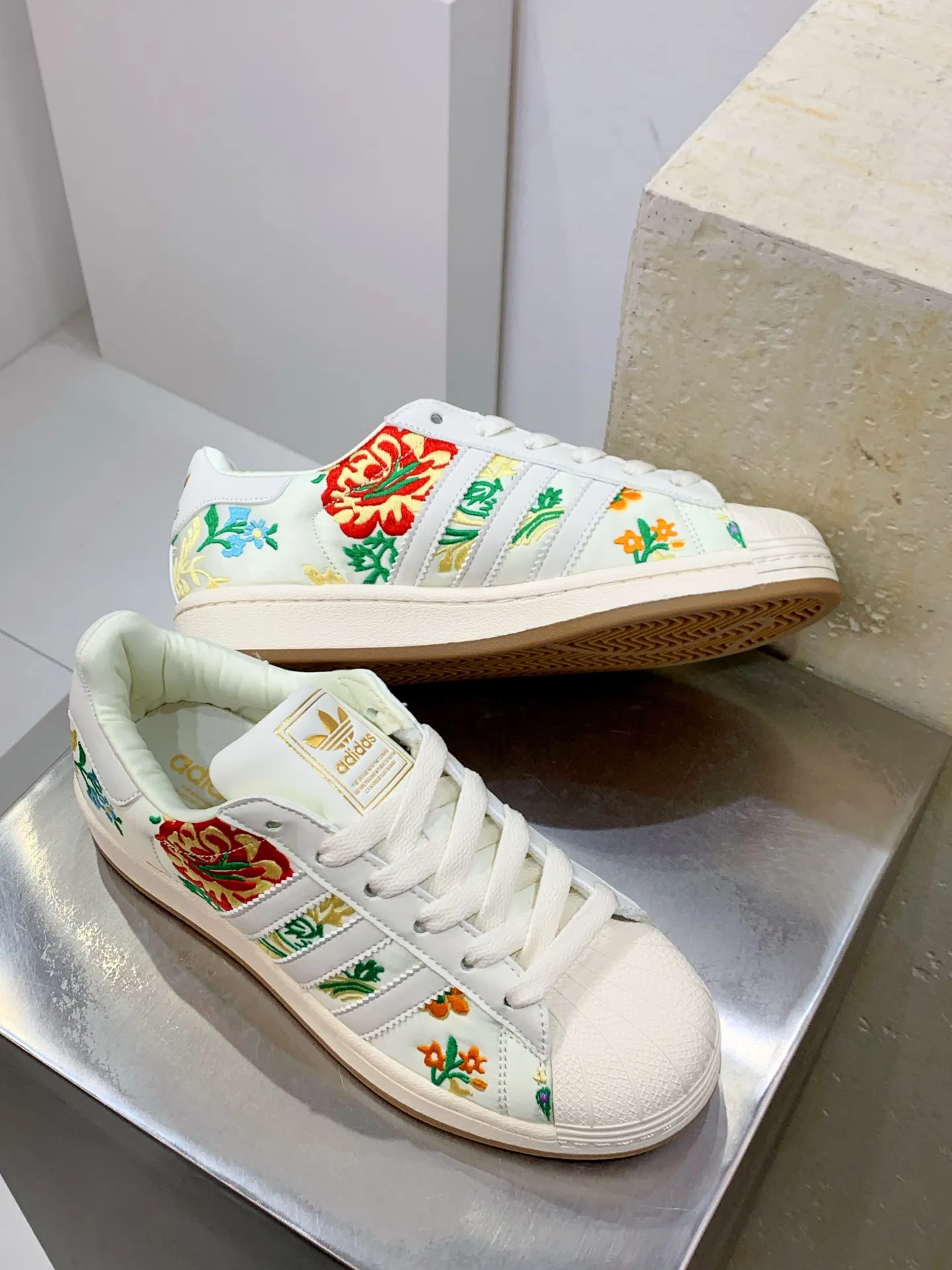 Breathable adidas Originals Superstar 2 Floral White Replica Shoes – Adidas Replica Sneakers 541