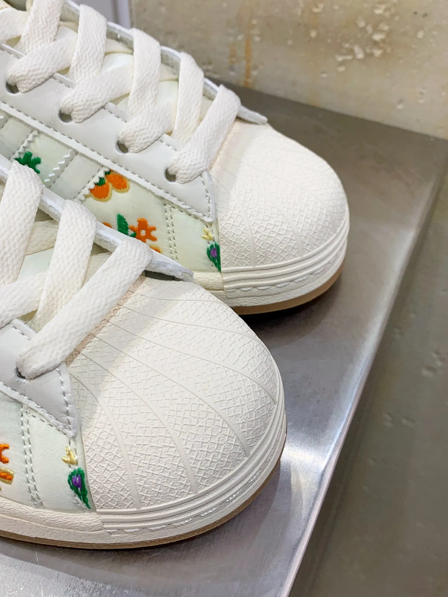 Breathable adidas Originals Superstar 2 Floral White Replica Shoes – Adidas Replica Sneakers 541