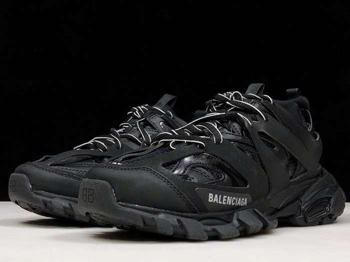 TB BLCG TRACK TRAINER 'TRIPLE BLACK' 542023 W1GB1 1000