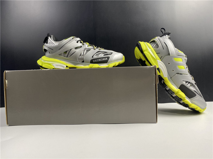 TB BLCG TRACK TRAINER GREY AND YELLOW 542023 W1GC1 1230