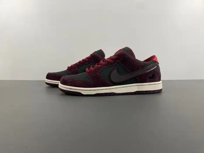 Bmlin Shoes Riot Skateshop x Nike SB Dunk Low FZ1289-200