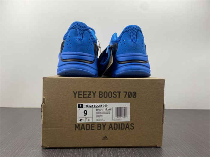 TB ADIDAS YEEZY BOOST 700 HI-RES BLUE HP6674