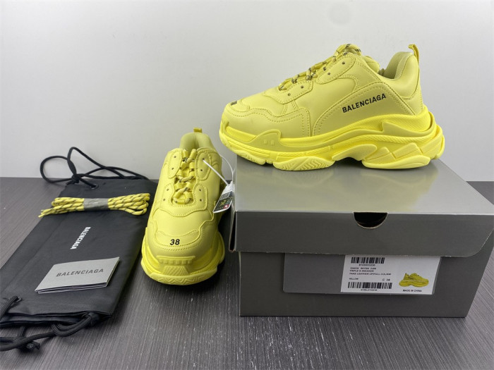 KICKWHO BLCG TRIPLE S SNEAKER 524039 W1FB5 2308