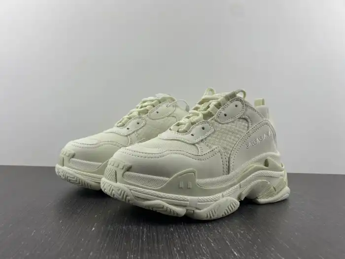 BLCG TRIPLE S SNEAKER 524039 W2CR5 9001