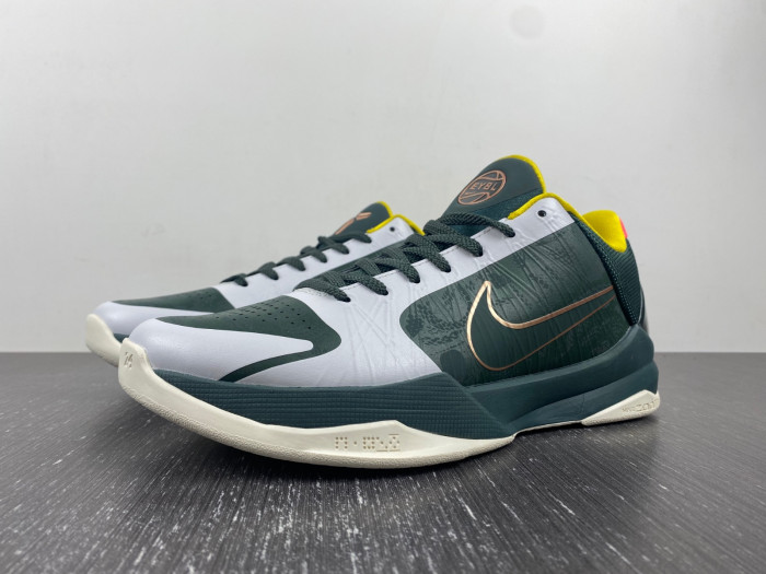 KICKWHO Nike Kobe 5 Protro EYBL Girls (2020) CD4991-300