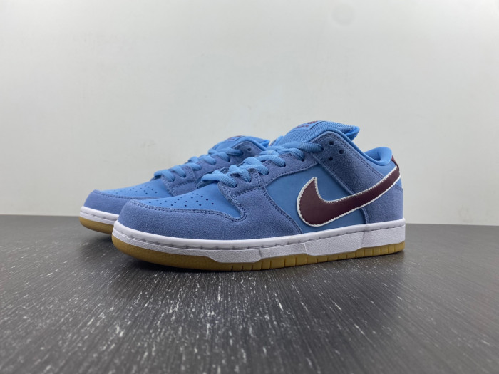 TB Nike SB Dunk Low Philadelphia Phillies DQ4040-400