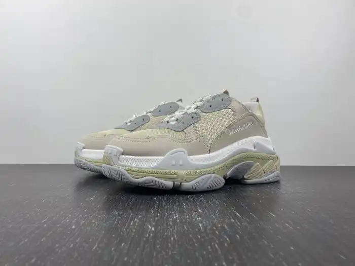 LY BLCG TRIPLE S SNEAKER 524039 W2FW4 9790