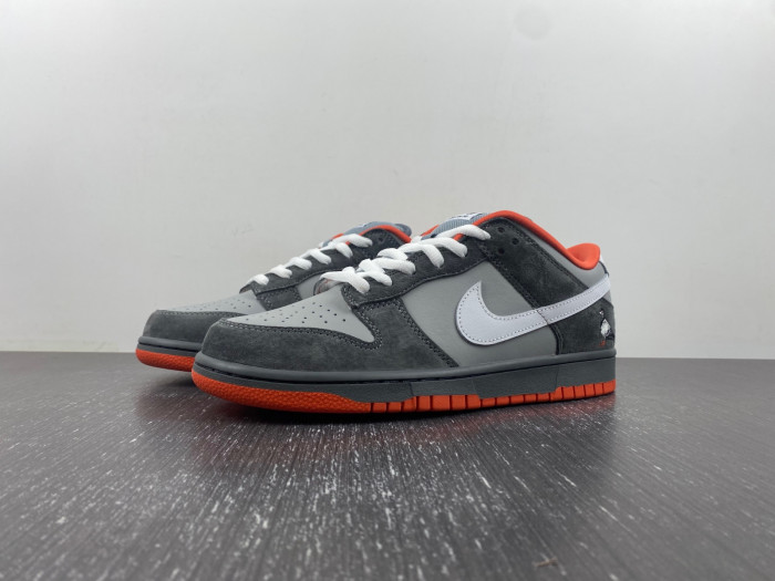 TB Nike SB Dunk Low Staple NYC Pigeon 304292-011