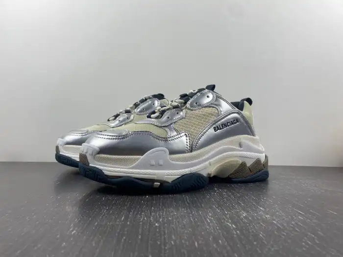 BK BLCG TRIPLE S SNEAKER 524039 W2FS2 8106