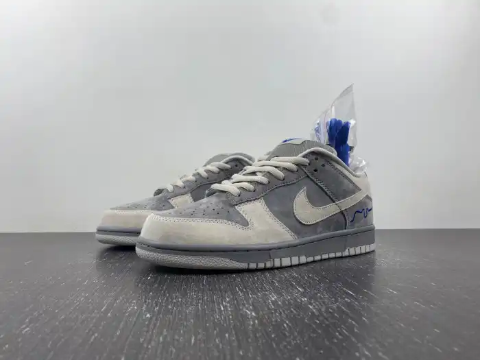 LY Nike SB Dunk Low London 308269-111