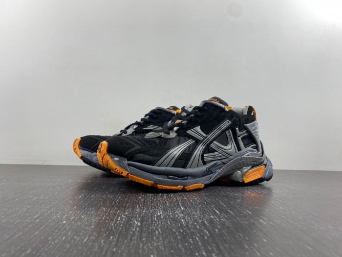 TB BLCG RUNNER SNEAKER 772774 W3RNY 4018