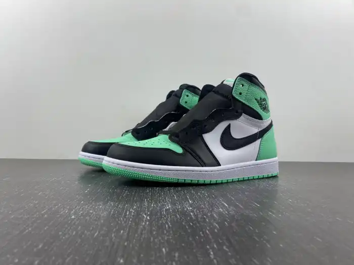 LUCY Air Jordan 1 High OG Green Glow DZ5485-130