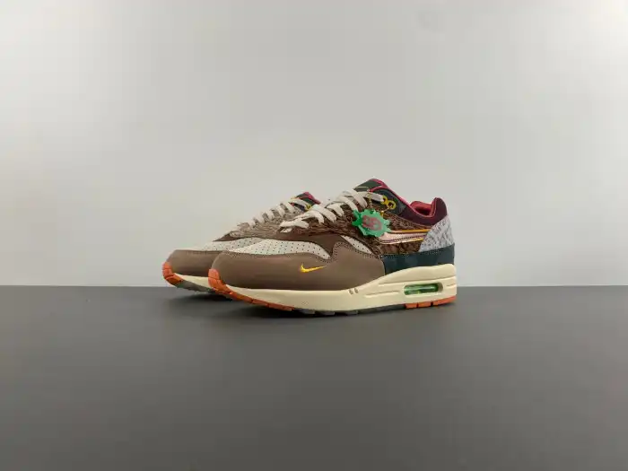 LY Nike Air Max 1 '87 Luxe University of Oregon PE (2024) (Numbered) HQ2639-100