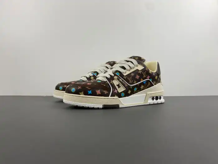 LV TRAINER SNEAKER 24072202