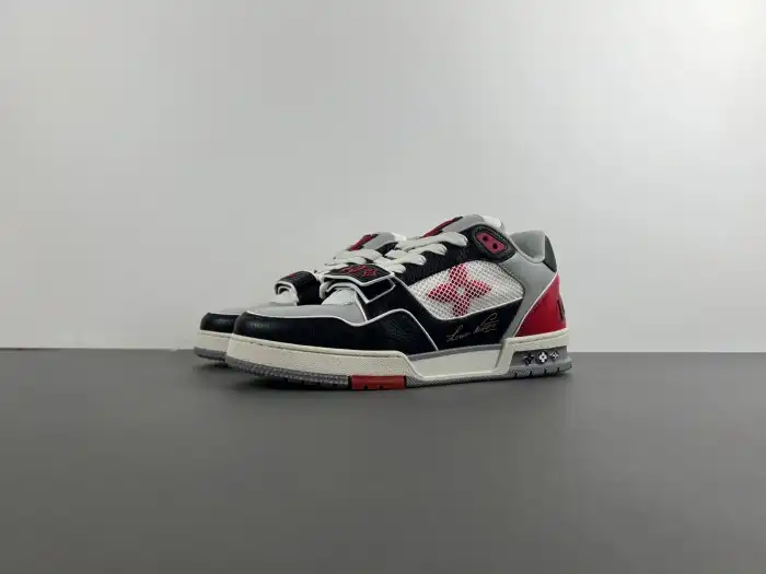 LV TRAINER SNEAKER 24083001