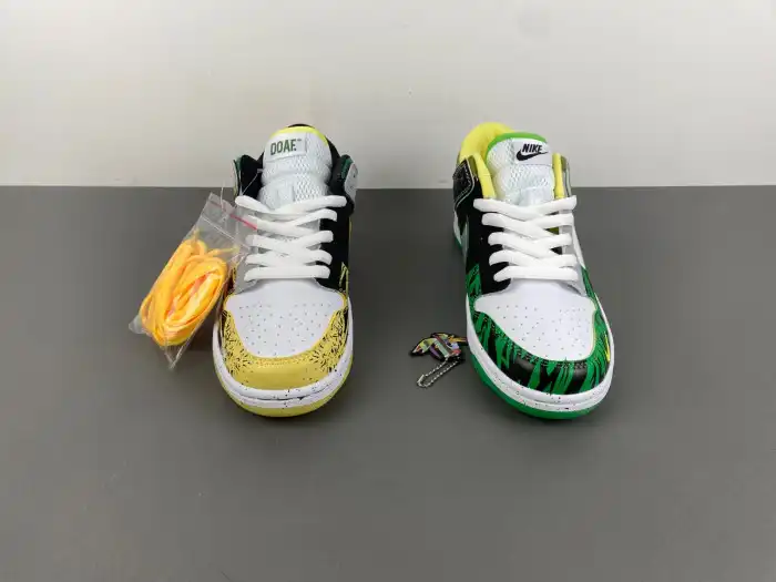 Bmlin Shoes Nike Dunk Low What the Duck Away University of Oregon PE HV1454-100