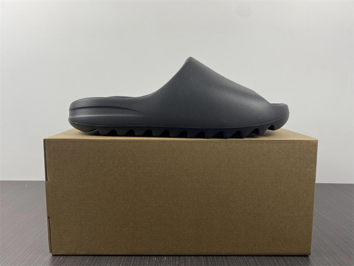 KICKWHO Adidas Yeezy Slide Onyx HQ6448