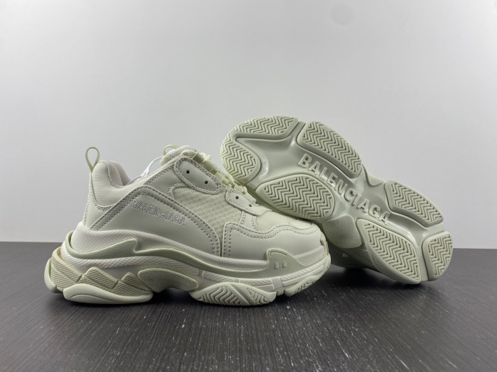 KICKWHO BLCG TRIPLE S SNEAKER 524039 W2CR5 9001