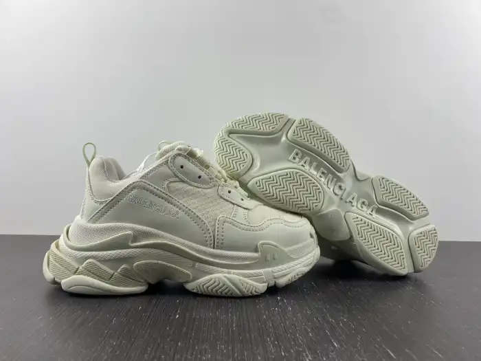 Cheap LY BLCG TRIPLE S SNEAKER 524039 W2CR5 9001