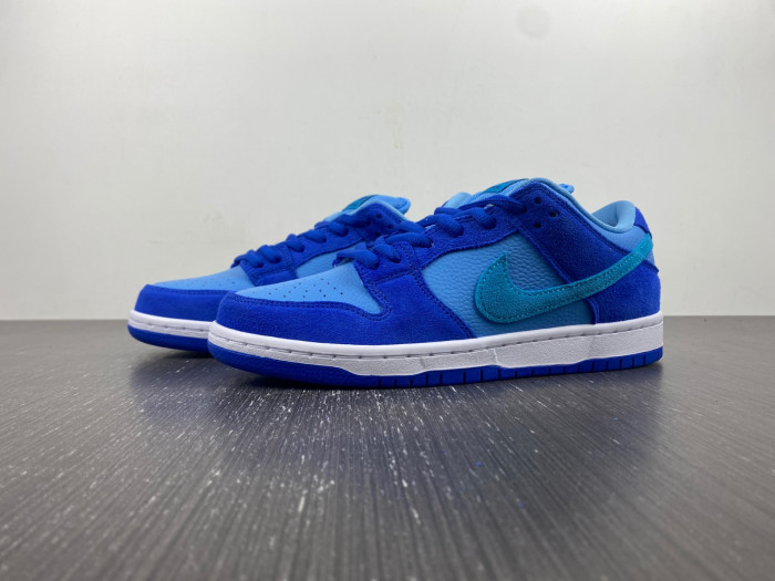 TB Nike SB Dunk Low Blue Raspberry DM0807-400