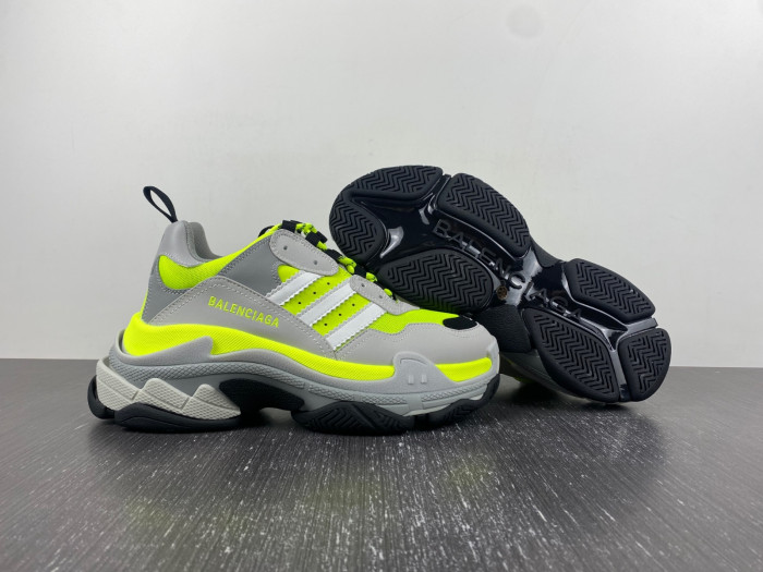 TB Adidas x BLCG TRIPLE S SNEAKER 712821 W2ZB5 7512