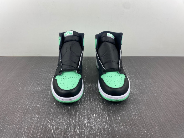 TB Air Jordan 1 High OG Green Glow DZ5485-130