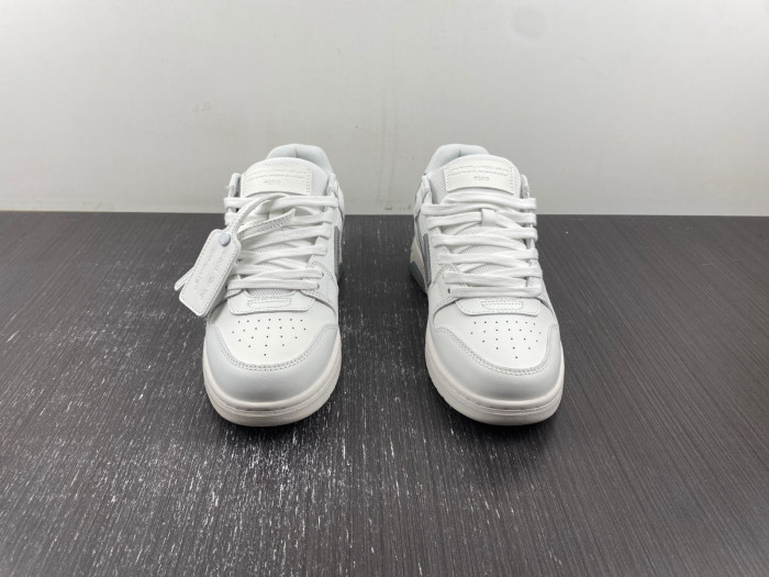 KICKWHO OFF-WHITE SNEAKER