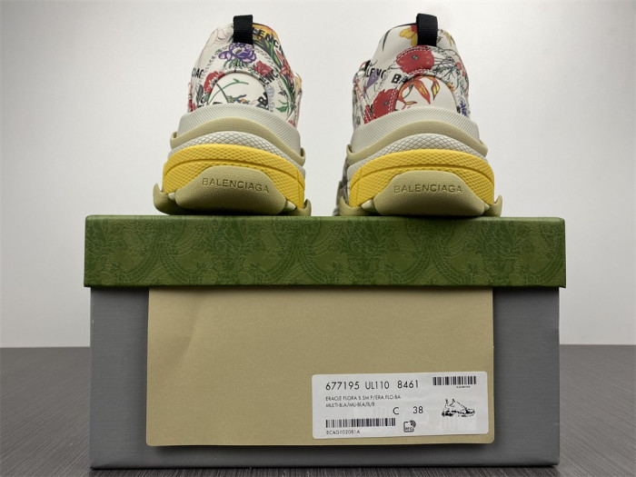 TB GUCC*BLCG TRIPLE S SNEAKER 677195 UL110 8461