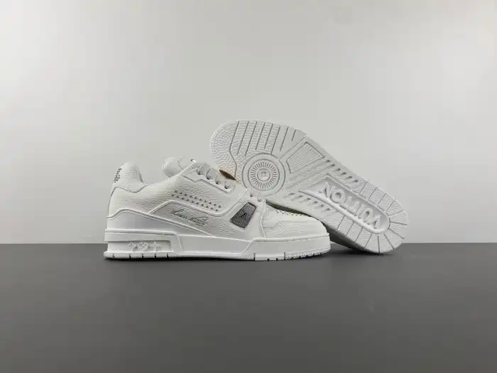 Cheap LY LV TRAINER SNEAKER 24121002