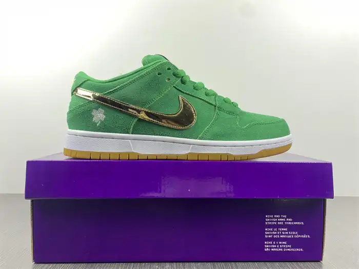 Bmlin Shoes Nike SB Dunk Low St. Patricks Day BQ6817-303