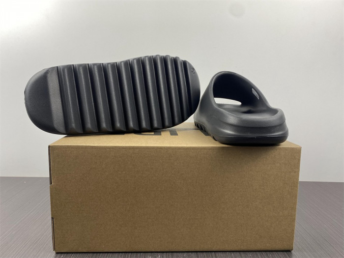 KICKWHO Adidas Yeezy Slide Onyx HQ6448