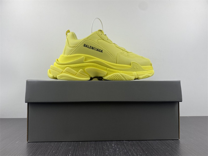 KICKWHO BLCG TRIPLE S SNEAKER 524039 W1FB5 2308