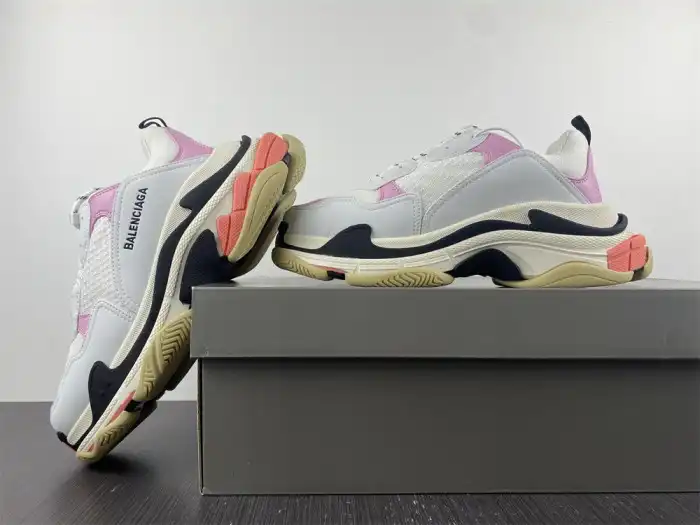 Bmlin Shoes BLCG TRIPLE S SNEAKER 536737 WO90M 5691