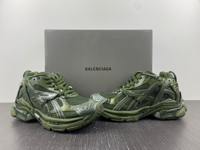 TB BLCG RUNNER SNEAKER 677402 W3RN3 2025