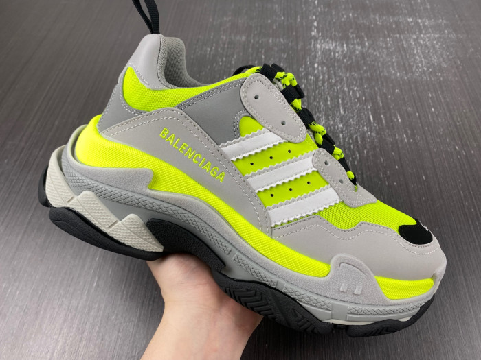 TB Adidas x BLCG TRIPLE S SNEAKER 712821 W2ZB5 7512