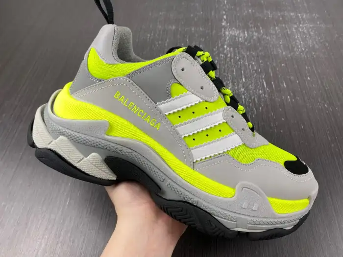 Cheap LY Adidas x BLCG TRIPLE S SNEAKER 712821 W2ZB5 7512