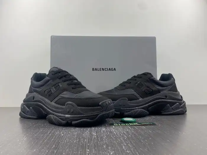 Rep LY BLCG TRIPLE S SNEAKER 710157 W3CU1 1000