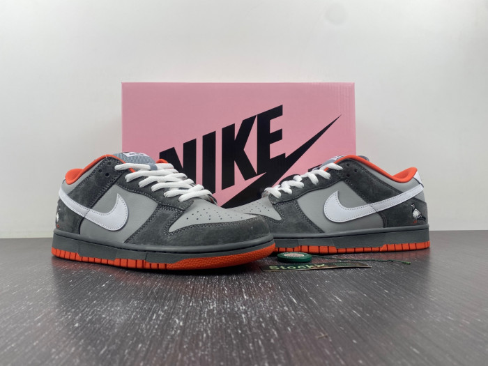 TB Nike SB Dunk Low Staple NYC Pigeon 304292-011