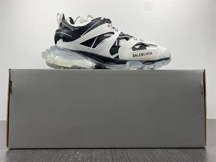 Cheap LY BLCG TRACK SNEAKER 647741 W3BZ2 9010