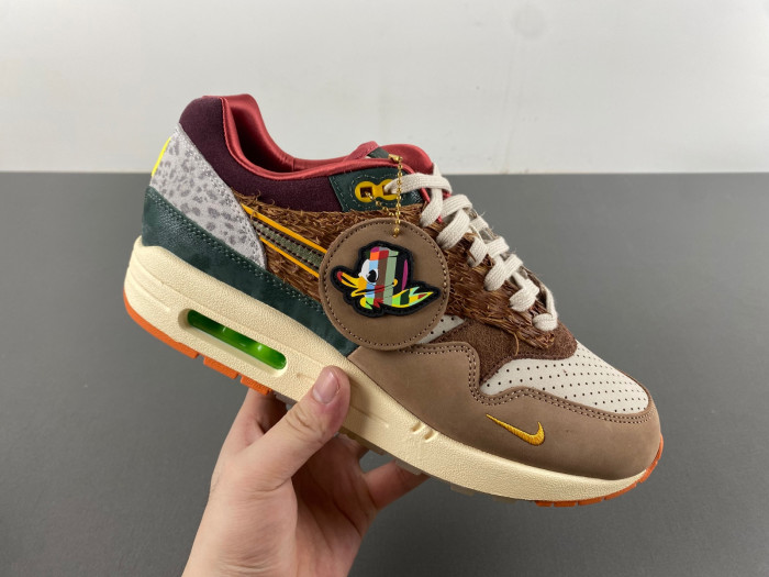 KICKWHO Nike Air Max 1 '87 Luxe University of Oregon PE (2024) (Numbered) HQ2639-100