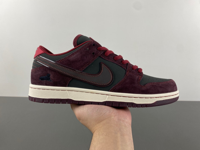 TB Riot Skateshop x Nike SB Dunk Low FZ1289-200